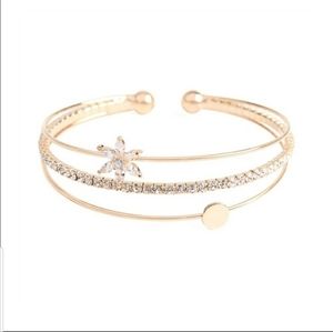 🌼Bangle bracelet - Cubic zirconia flower wire🌼